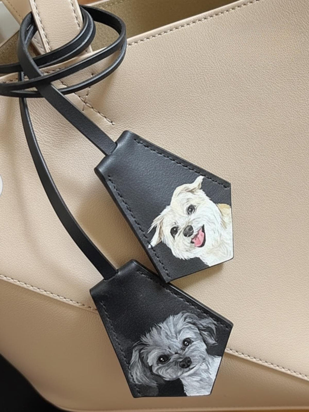 Hand-painted Leather Pet Portrait Bag Charm – Personalized Keychain Gift